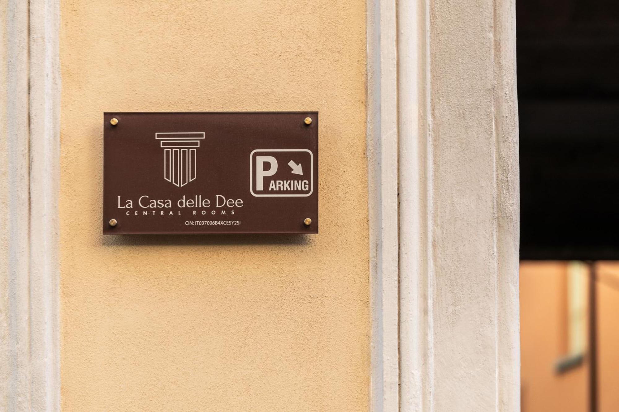 فندق La Casa Delle Dee - Self Check-In بولونيا المظهر الخارجي الصورة